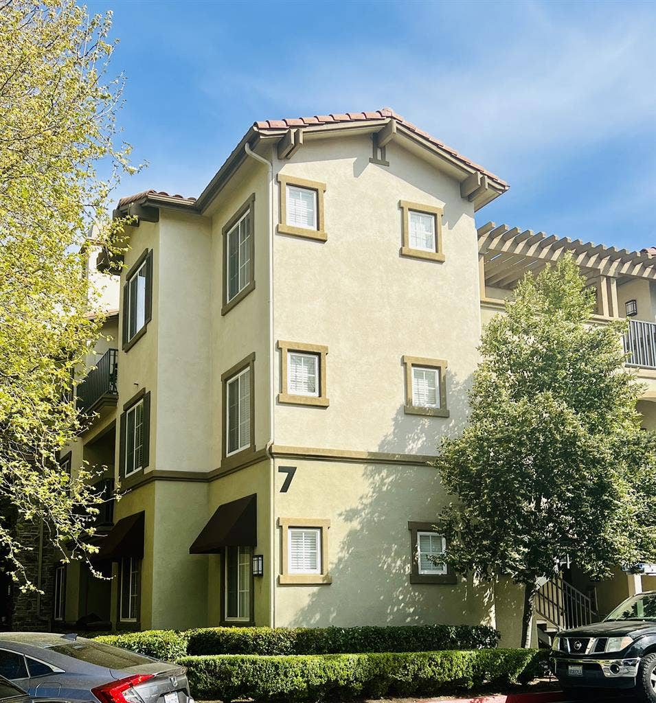 Fully Furnished Sublease