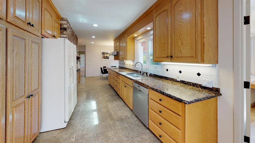 1 BR in Los Altos