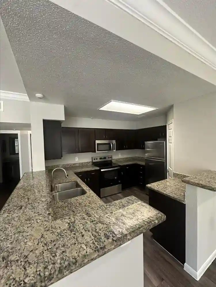 Roommate Wanted in Medical Center