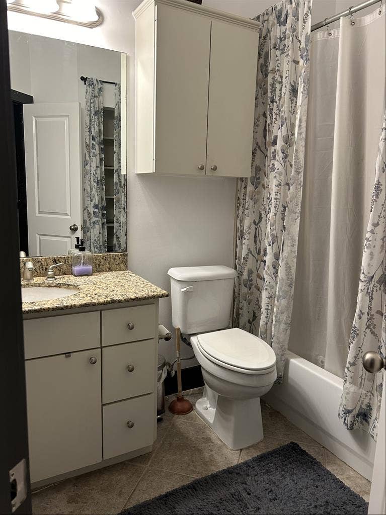 Furnished room in EaDo