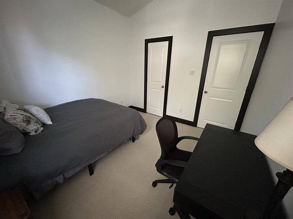 Furnished room in EaDo