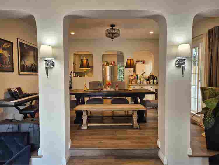 Seeking roommate - 
Hollywood Hills