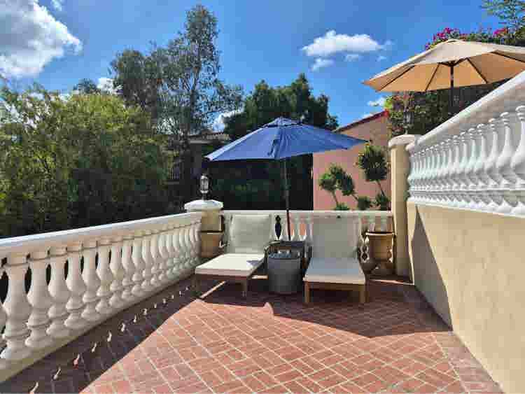 Seeking roommate - 
Hollywood Hills