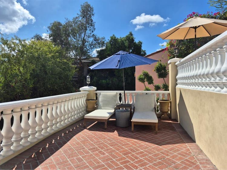 Seeking roommate - 
Hollywood Hills