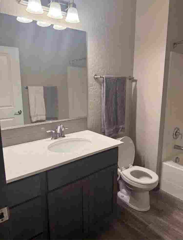 Looking for F-Roommate Oct-Feb