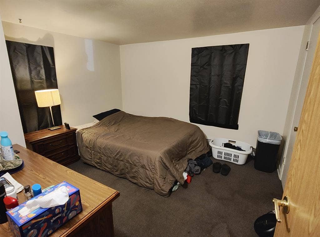 Bath, 1 Office, Kitchen