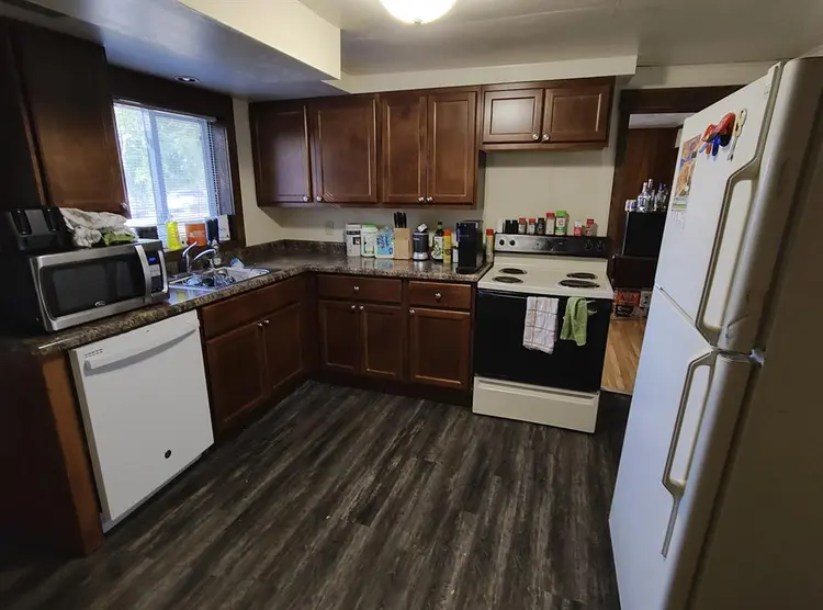 Bath, 1 Office, Kitchen