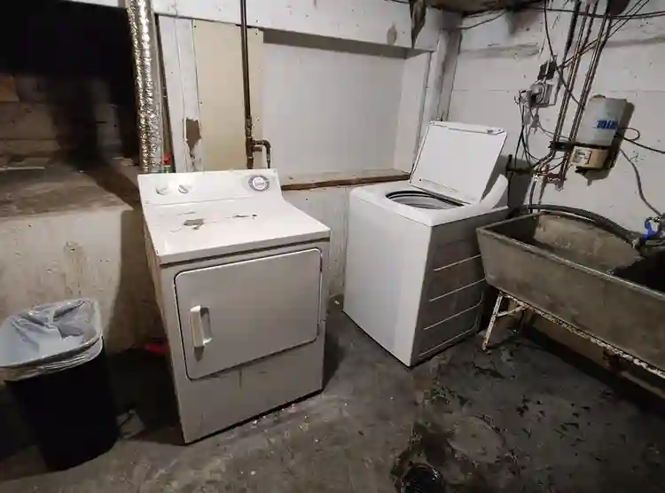 Bath, 1 Office, Kitchen