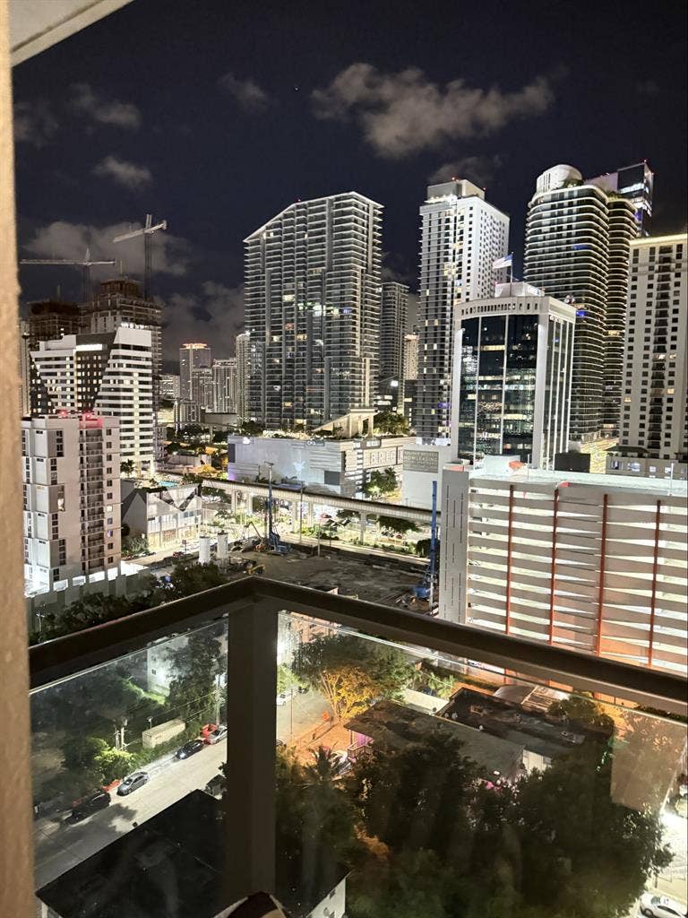 Room At Brickell amenities
incluid