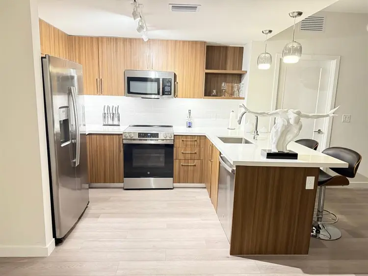 Room At Brickell amenities
incluid