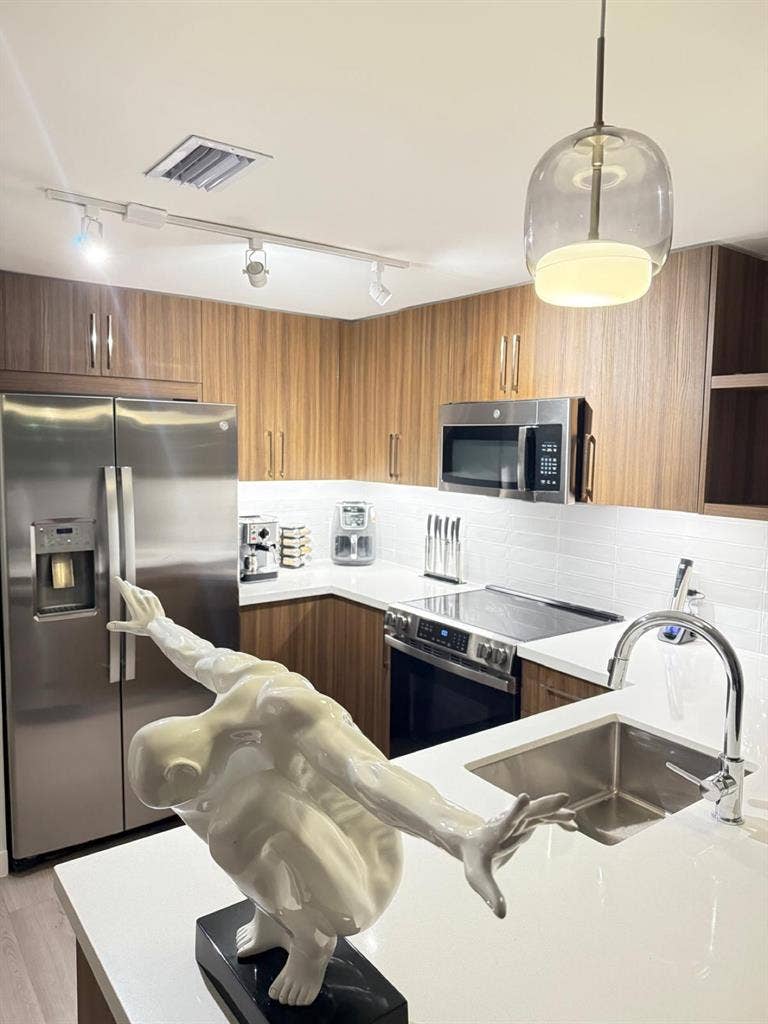 Room At Brickell  amenities 
incluid