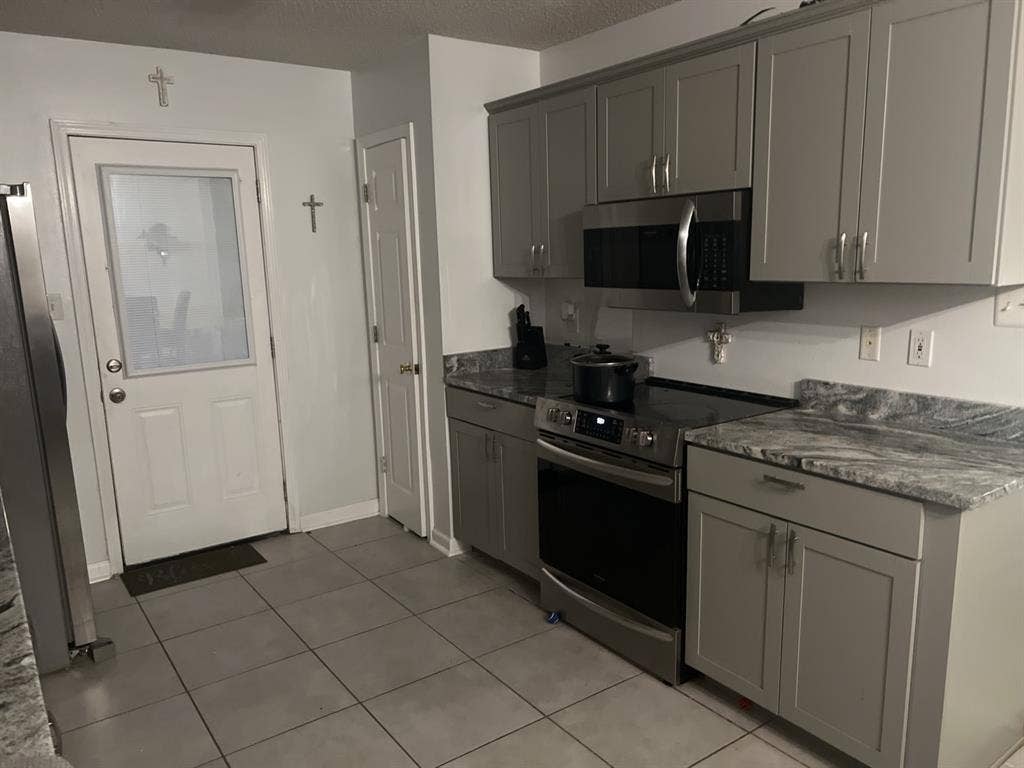 Looking 2 roommates in Slidell,LA