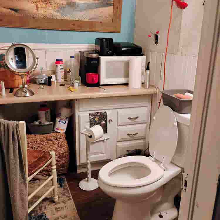 Room and bathroom has iown entrance