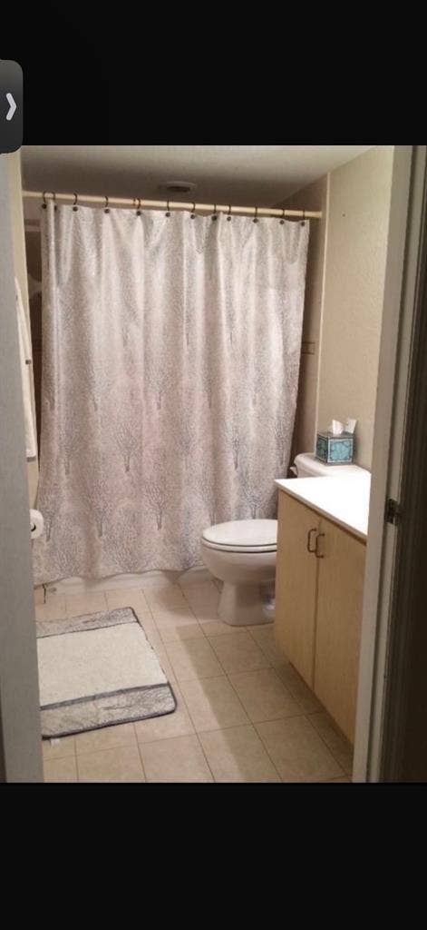 Looking for Roommate (female)