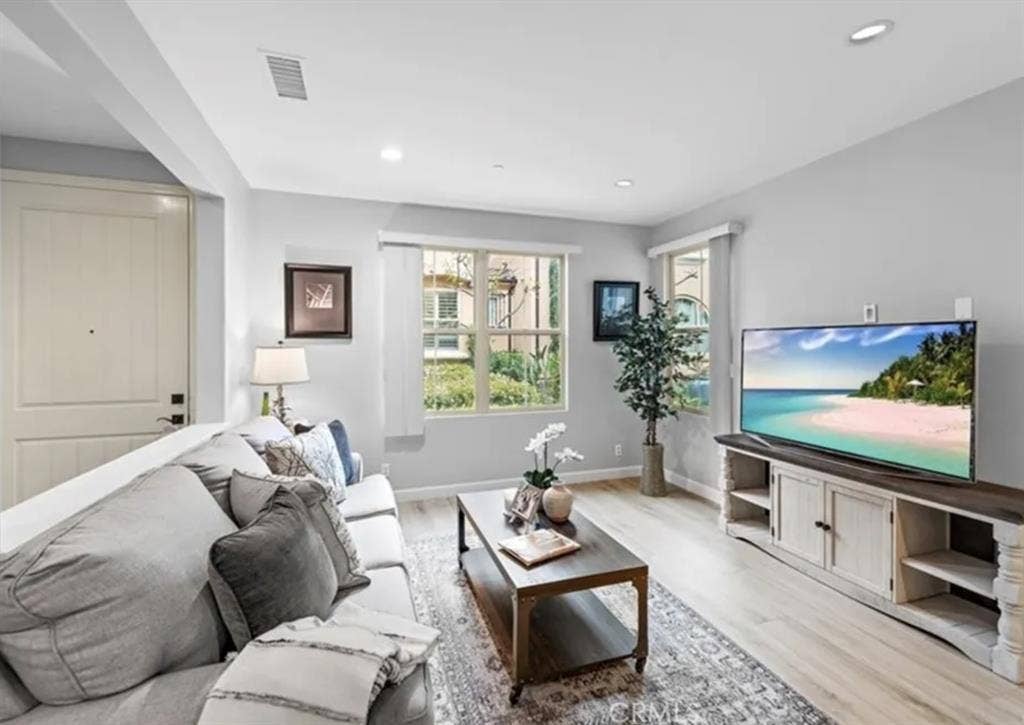 Furnished Room w/ Ensuite Bath