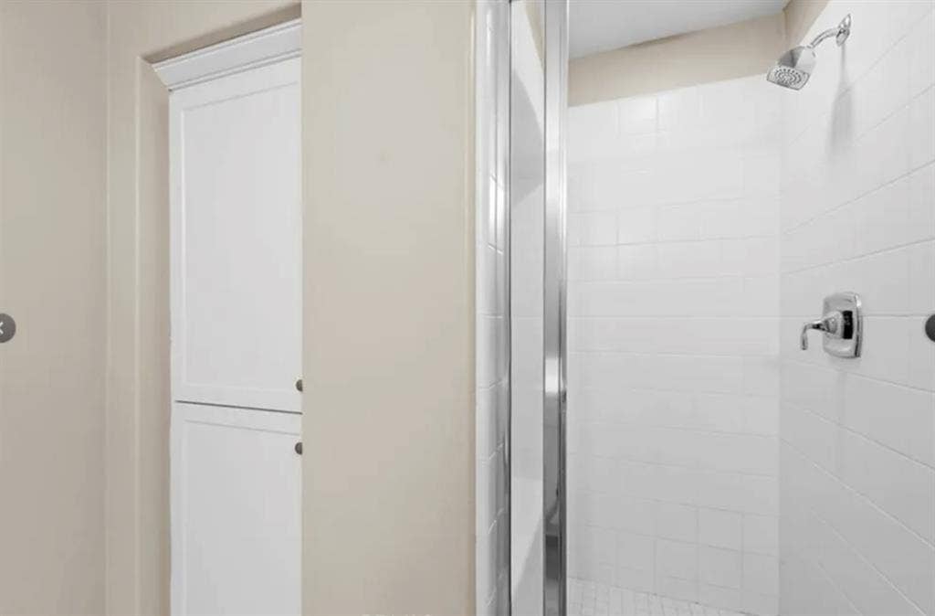 Furnished Room w/ Ensuite Bath