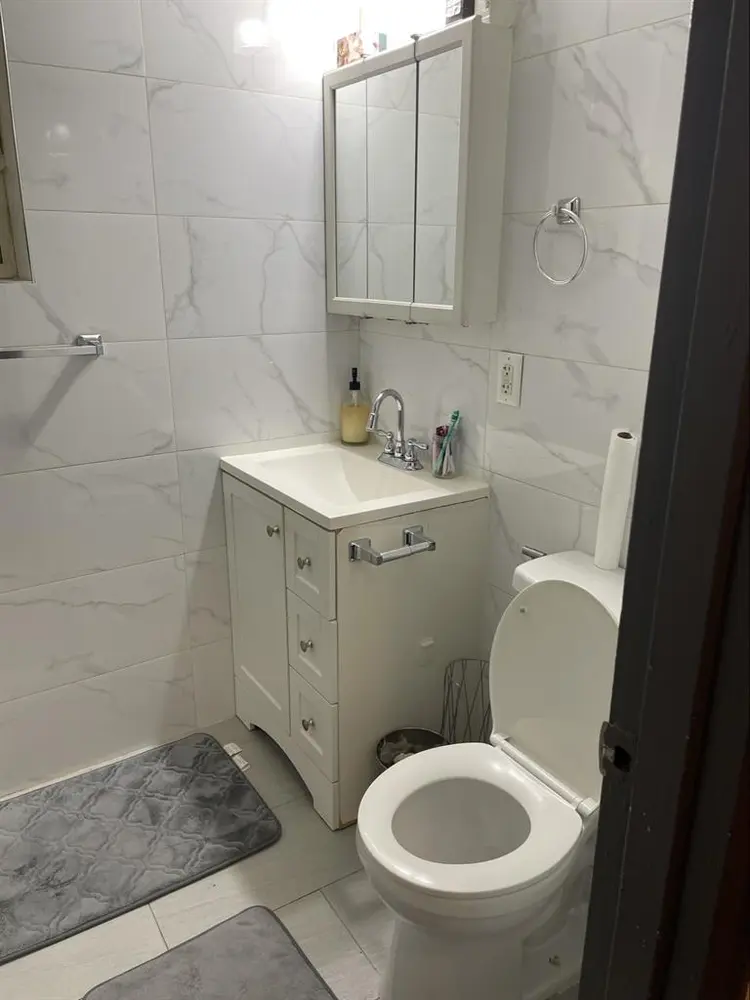 Looking clean roommate