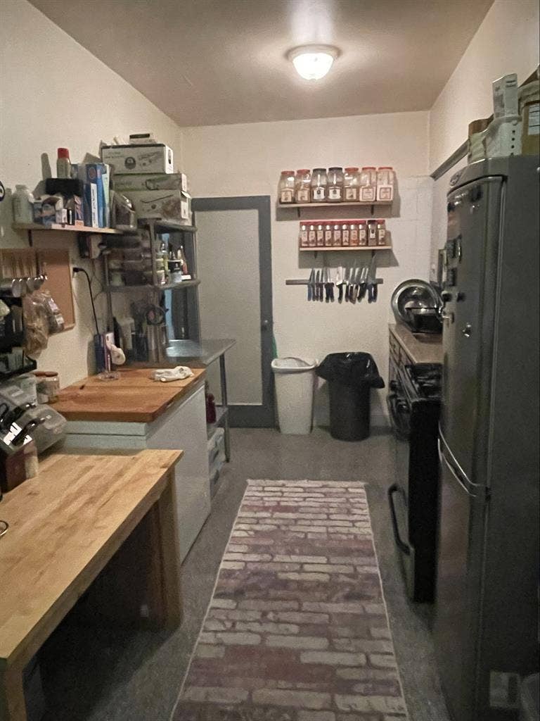 Looking clean roommate