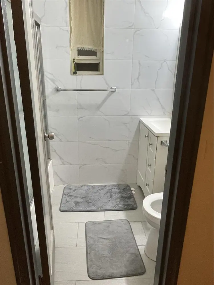 Looking clean roommate