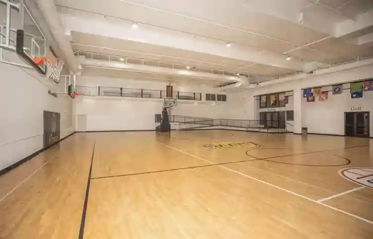 Spacious Room for rent