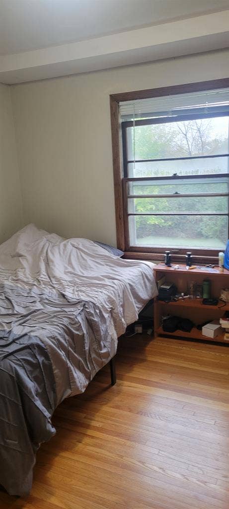 PRIVATE ROOM GREAT LOCATION