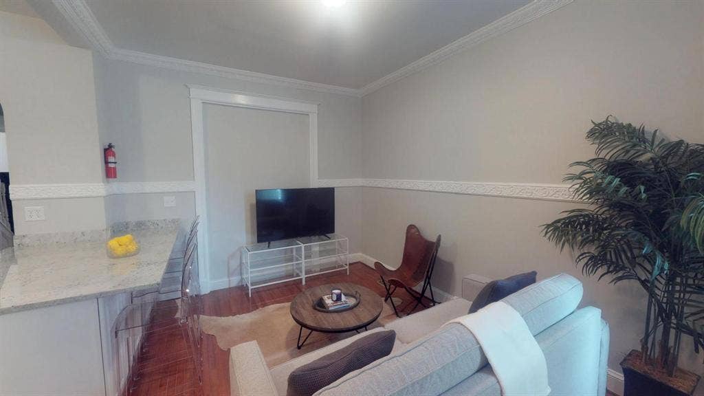 1 BR in Washington