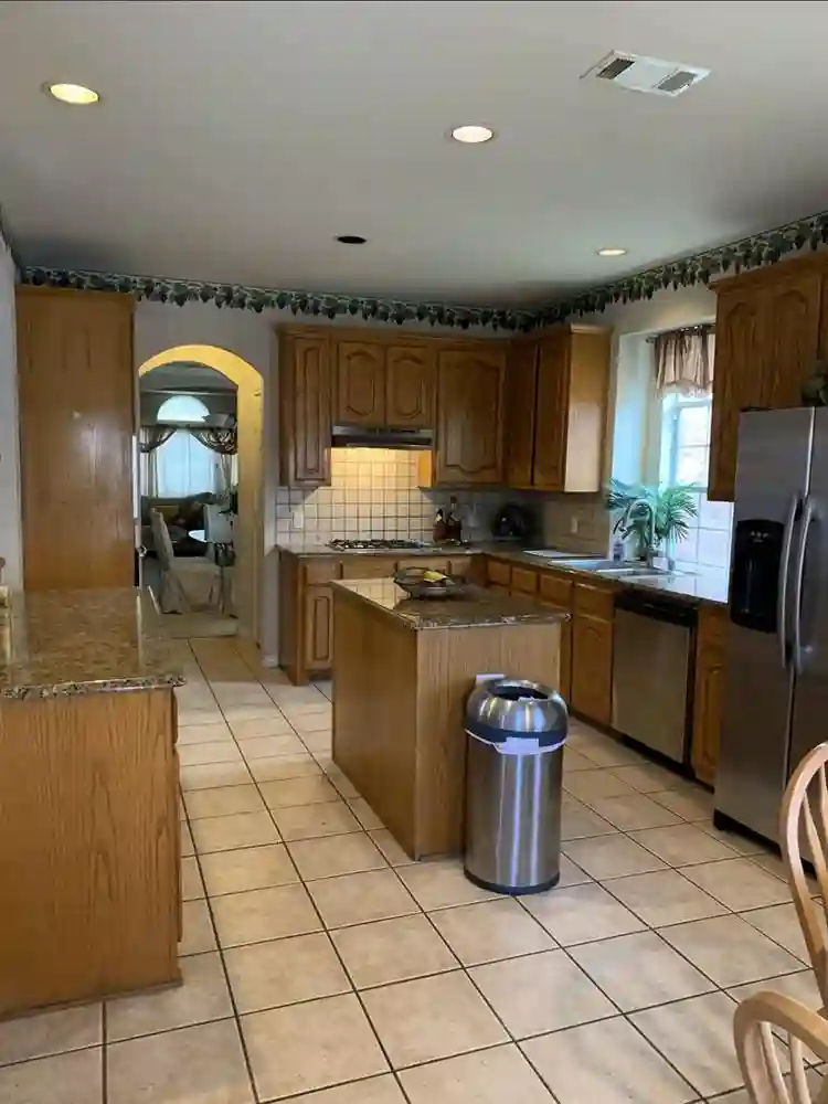 Very clean House with rooms for ren