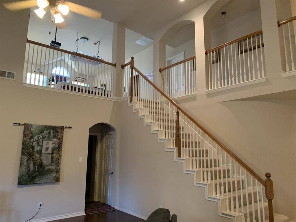 Very clean House with rooms for ren