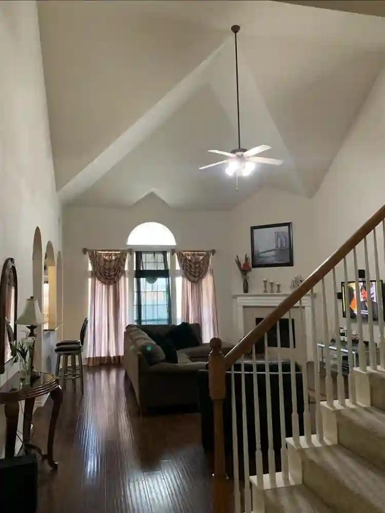 Very clean House with rooms for ren