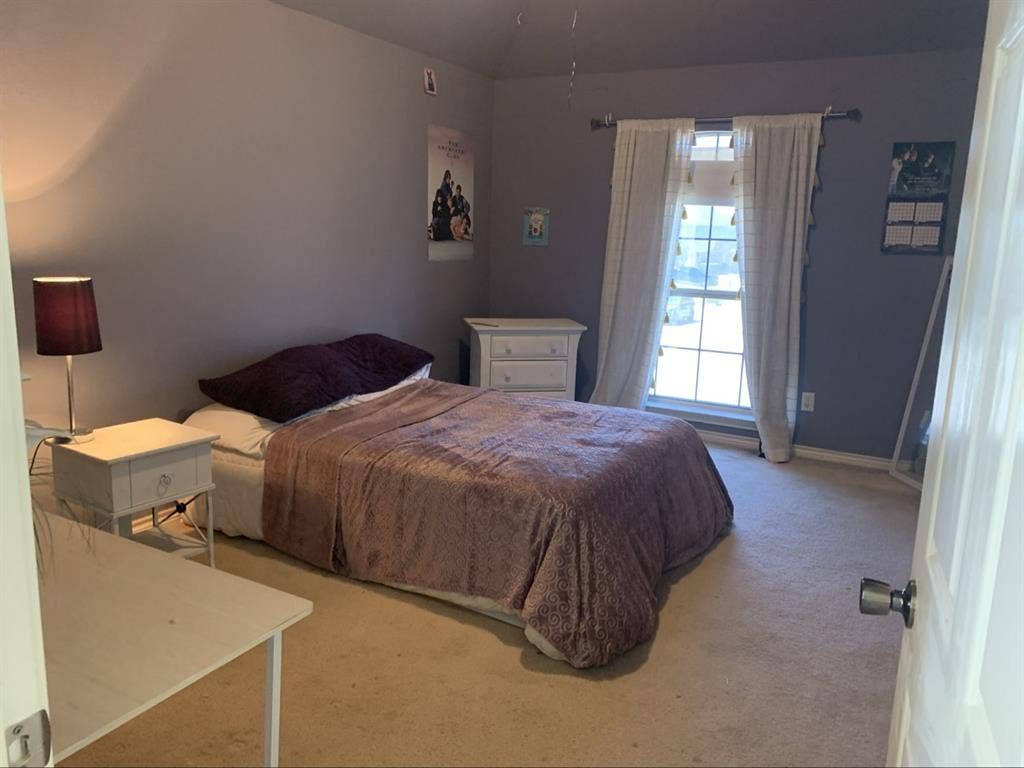 Very clean House with rooms for ren