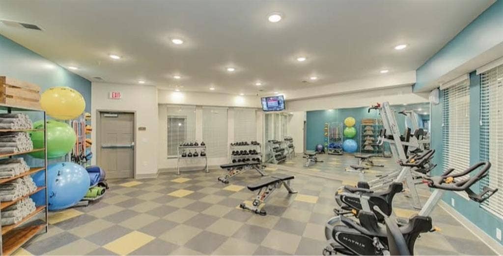 5 month sublease available now