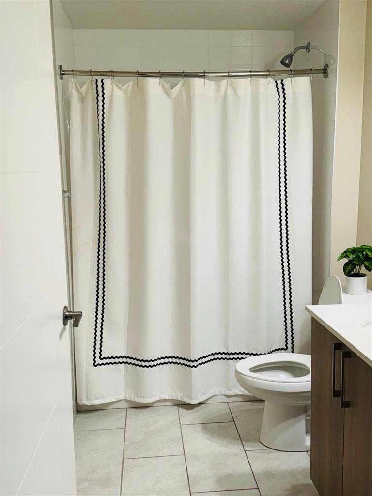 Looking for a roommate