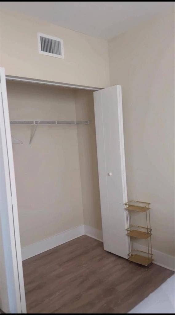 Looking for a roommate