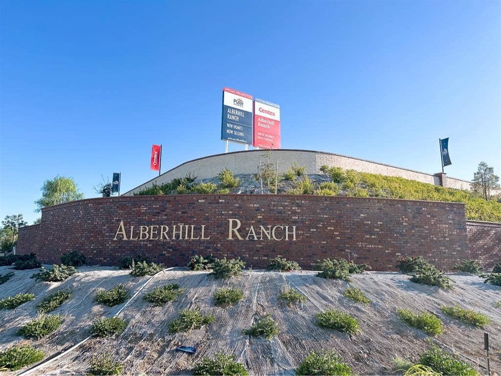 Master Bedroom for rent  new