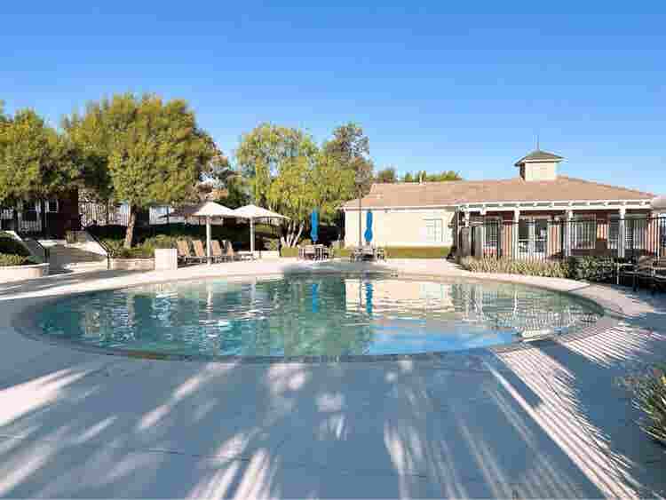 Master Bedroom for rent new