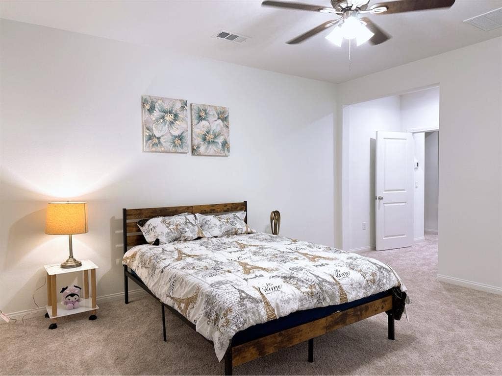 Master Bedroom for rent new