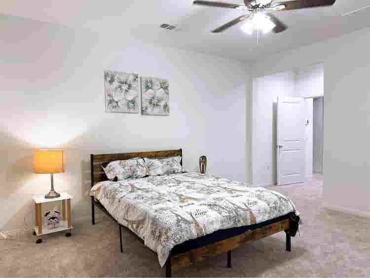 Master Bedroom for rent new