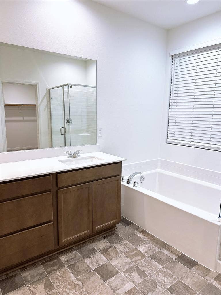 Master Bedroom for rent  new