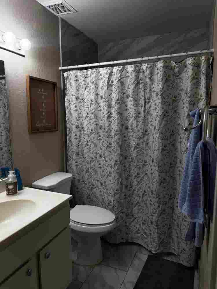 Looking for Female Roommate