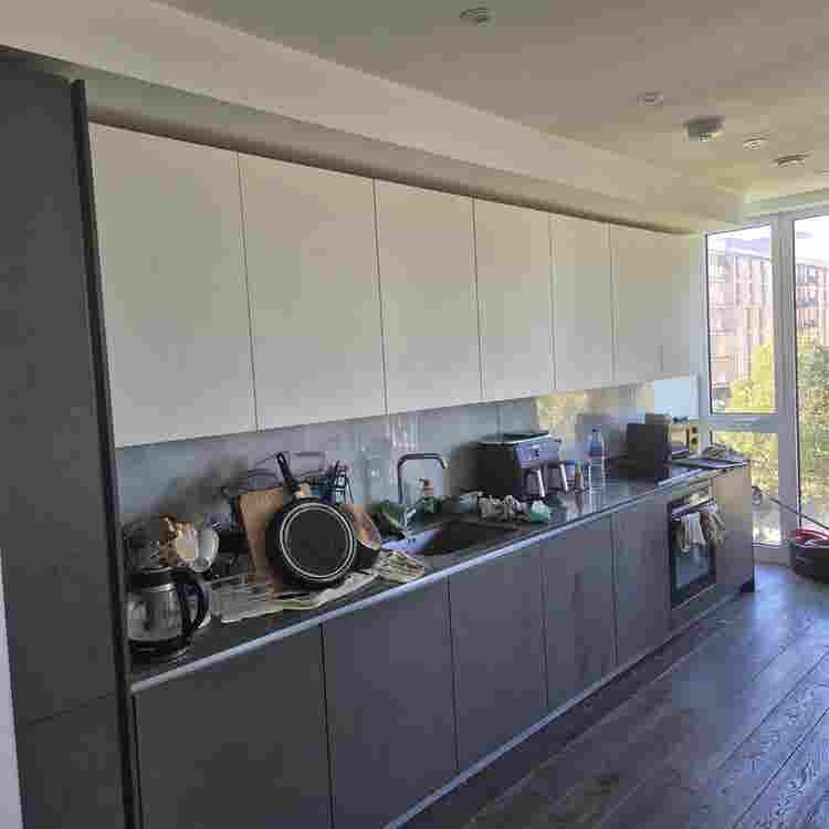 Large Ensuite in Modern Flat