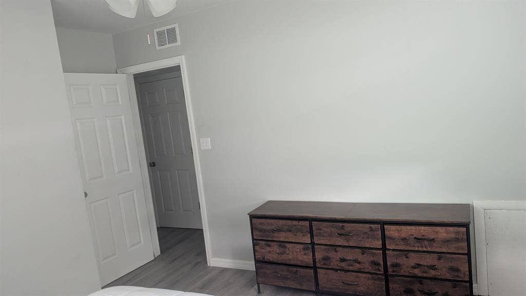 Large, fully furnished bedroom