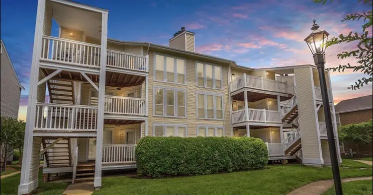 Room for renting at Ghent Villagee