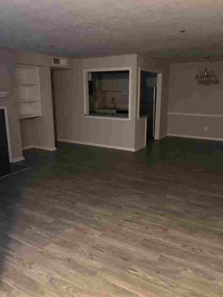 Roommate January 
North Druid Hills