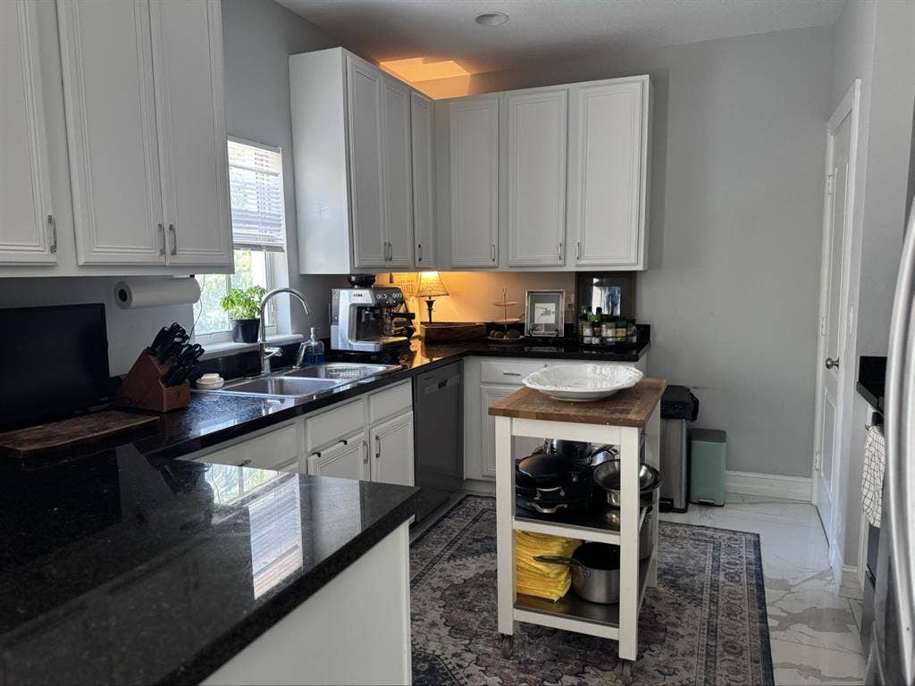 Three story townhouse