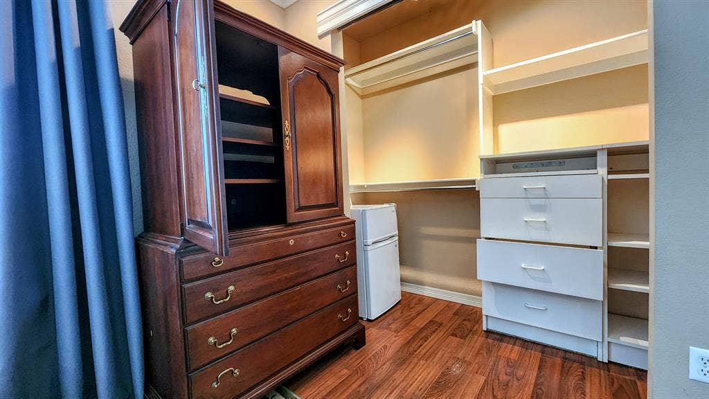 Furnished Bedroom + Priv Bathroom