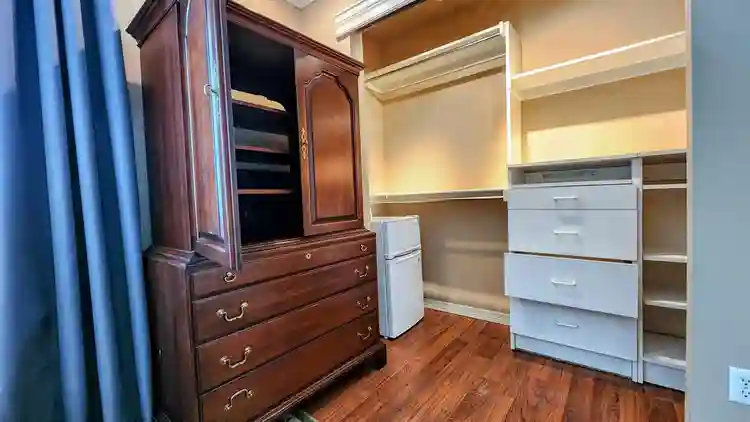 Furnished Bedroom + Priv Bathroom