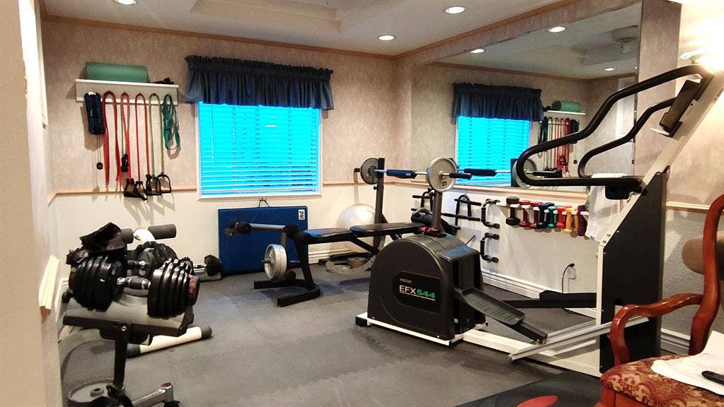 Furnished Bedroom + Priv Bathroom