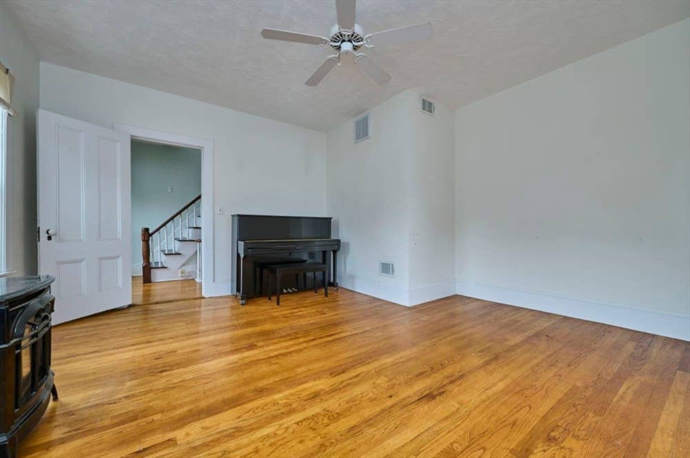 Room for Rent in Newton