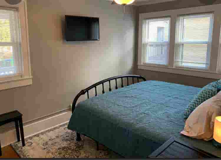 Cool Germantown spot available!