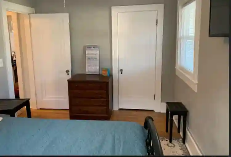 Cool Germantown spot available!